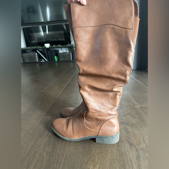 8.5 American Eagle boot. - Picture 4 of 5